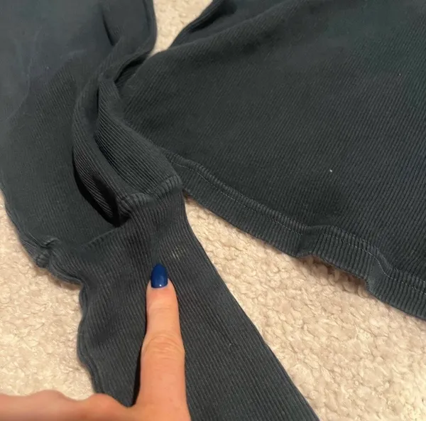 Brandy Melville Angela Turtleneck Top - Image 4
