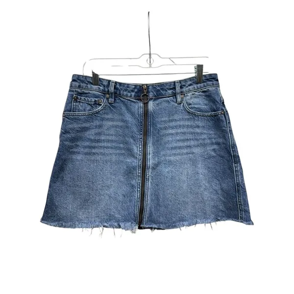 We The Free Full Zip Front Skirt‎ Women Sz 29 Blue Denim Mini Grunge Raw Hem - Image 2