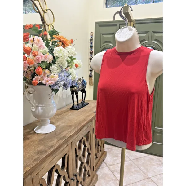 Red sleeveless high neck tank top size XS - Image 3