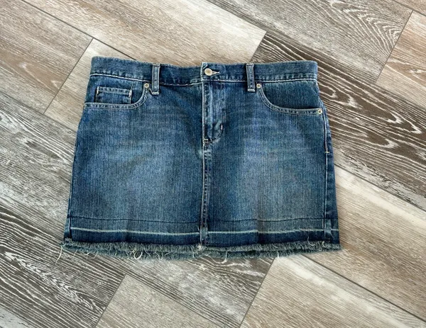 Old Navy Sz 8 Way Too Cute Blue Jean Mini Skirt - Image 2