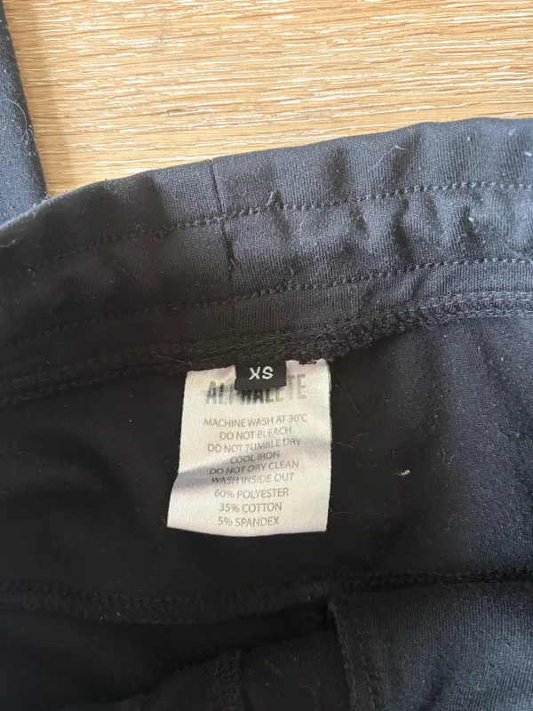 Alphalete Black Joggers with zipper pockets - Image 4