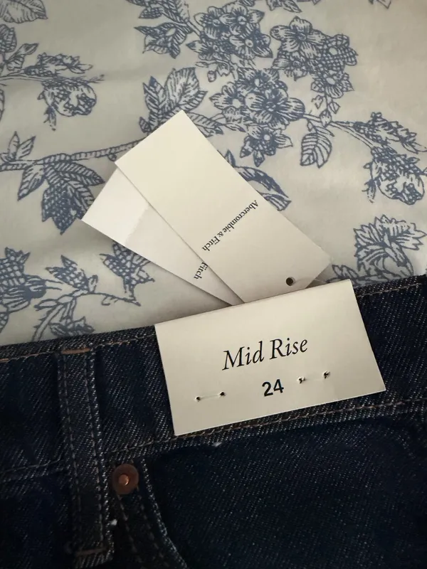 Abercrombie Denim Mid Rise Skirt - Image 2
