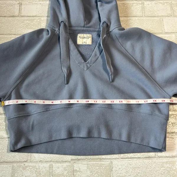 Abercrombie & Fitch Cropped Hoodie - Image 6