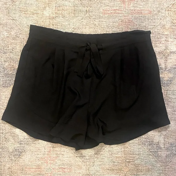 DR2 Elastic Tie Waist Pull-On Shorts in Black - Image 4