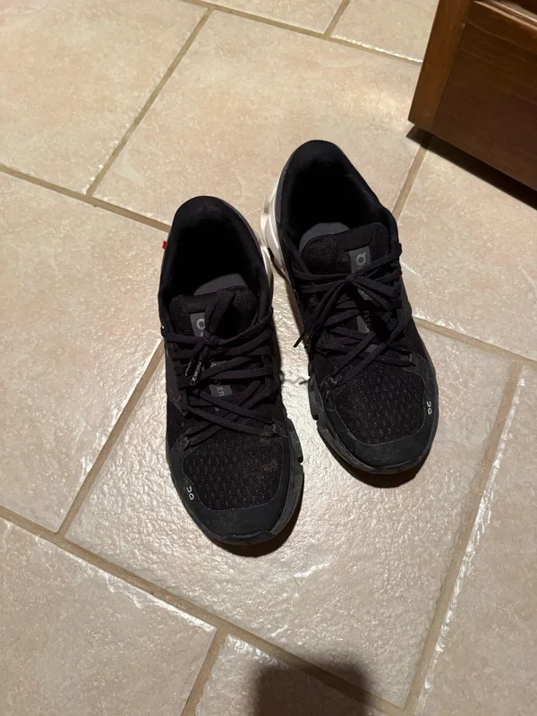 On Cloud Shoes - Image 4