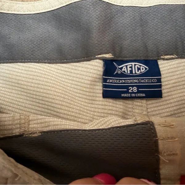 AFTCO Women's Tan Cargo Shorts Size 28 - Image 3