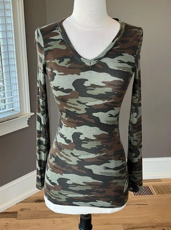 Rue 21 Camo Shirt Knit Long Sleeve Womens XS - Image 2