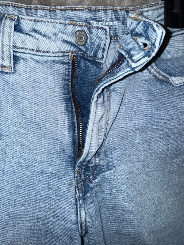 Old Navy High-Rise Straight Raw Hem Distressed Jeans Size 8 - Image 6