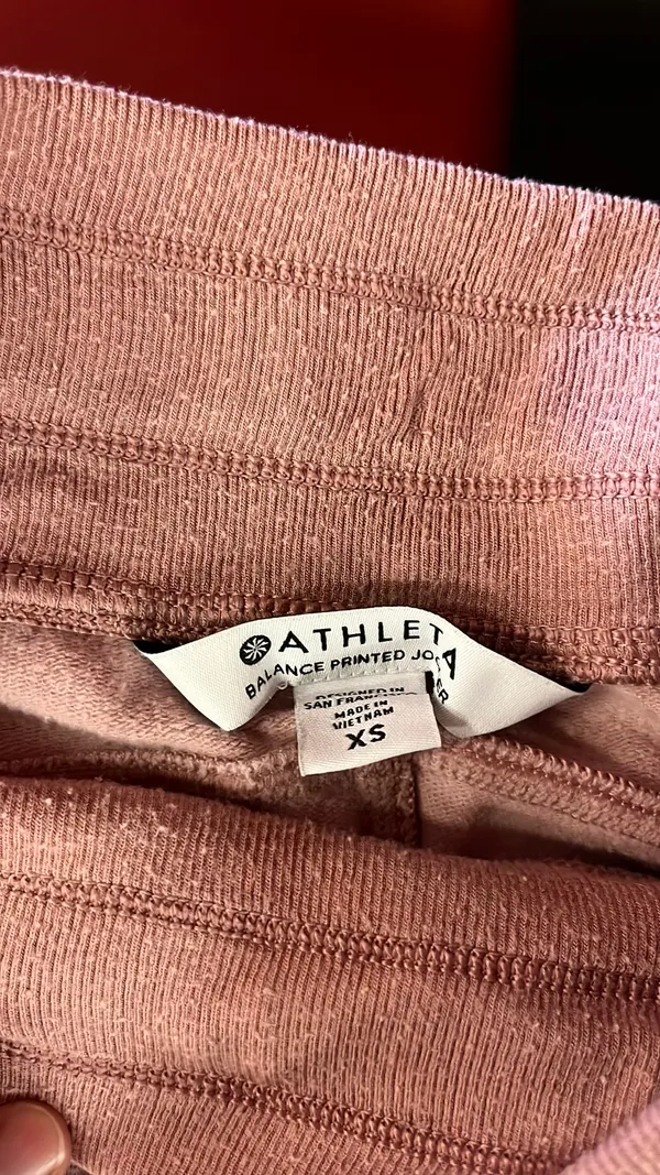 Athleta Women’s Top and Pants Set - Image 3
