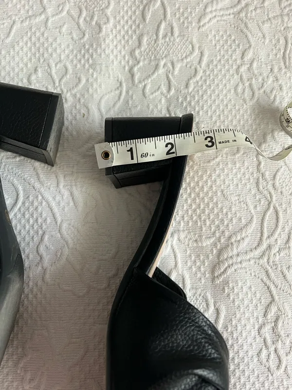 Black Faux Leather Women's Slide Sandals Size 6 - Image 6