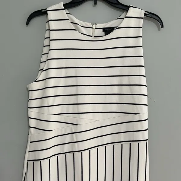 Ann Taylor striped knit sheath dress size 10 - Image 4