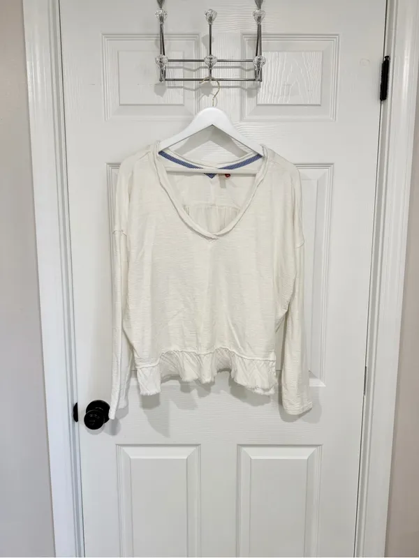 Anthropologie Pilcro Cream Coastal Boho Cotton Ruffle Hem Organic Modern V-Neck Small Shirt - Image 9
