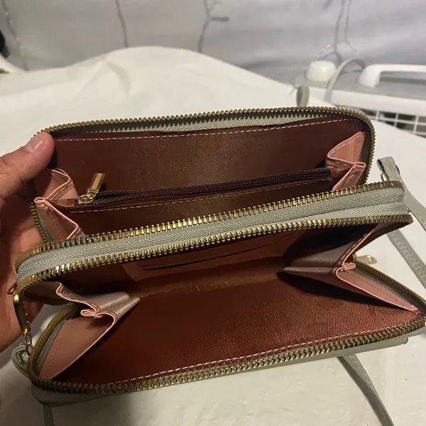 Women's Gray Crossbody Bag - Image 4