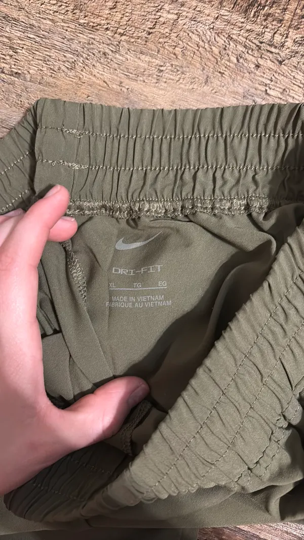 Nike Joggers (kids XL) Green - Image 3