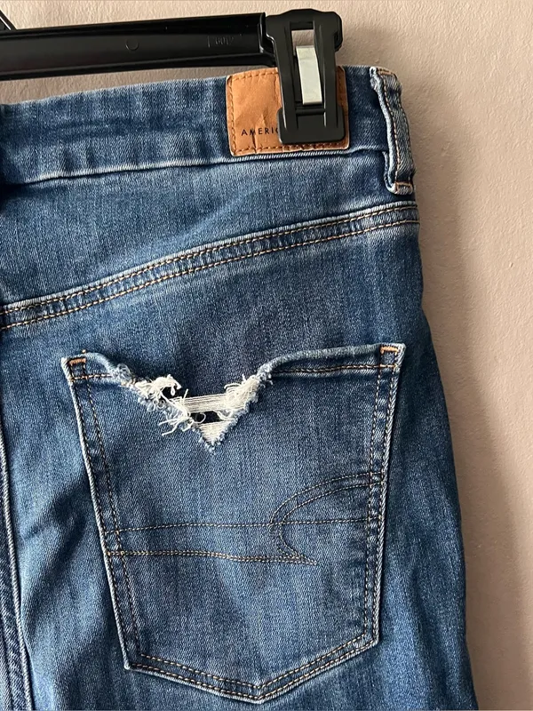 American Eagle Distressed Patched Curvy Super Hi Rise Jeggings Size 8 - Image 4