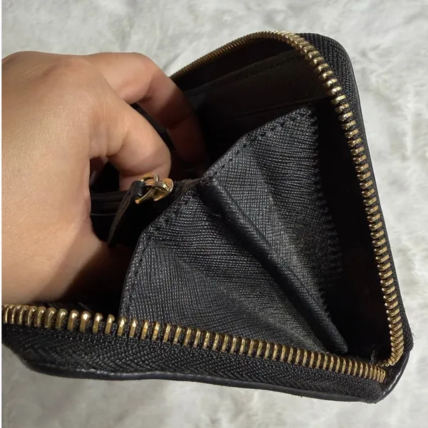 MICHAEL KORS Black Zip Around Wallet - Image 11