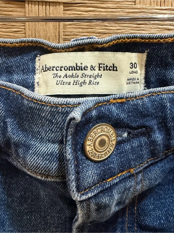 Abercrombie & Fitch Mid Wash Ankle Straight Leg Jeans Ultra High Rise 30” Tall - Image 3