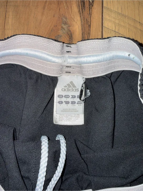 Adidas shorts - Image 3