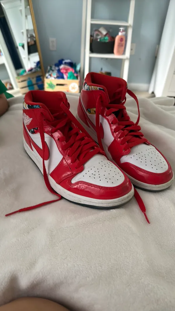 Retro Jordan Red Lightning Air 4 - Image 4
