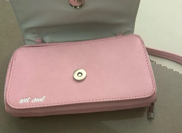 Wet Seal Bag Pink Crossbody Bag with Multicolor Ring-like new - Image 9