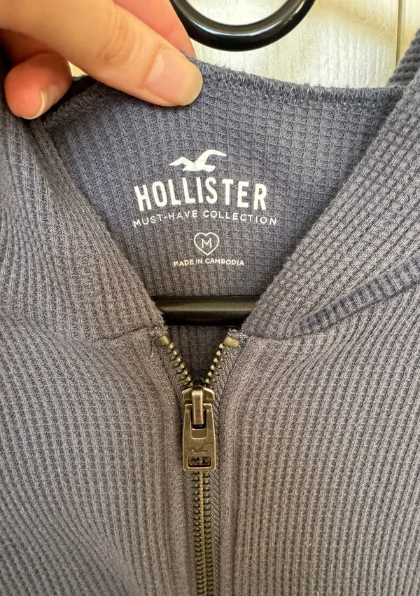 Hollister Cropped Full Zip - Image 2