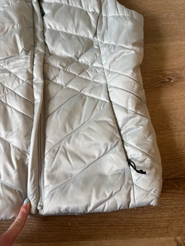 The North Face Grey 550 Vest - Image 2