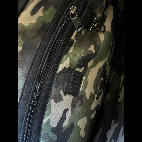 Steve Madden Messenger Bag/Computer Bag - Image 5