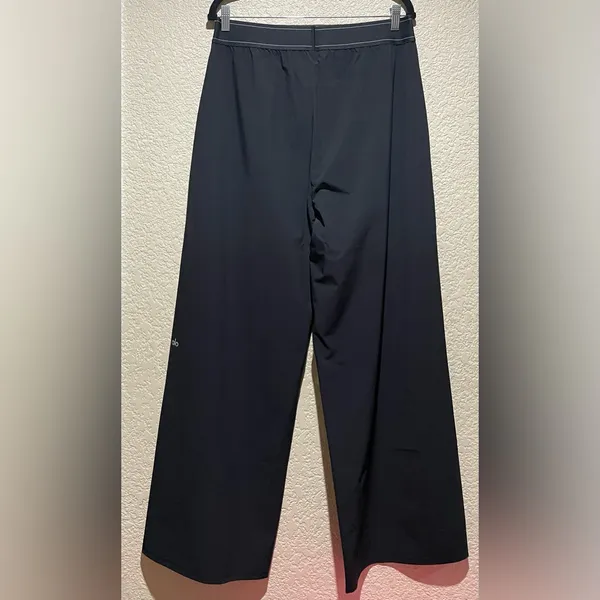 Alo Yoga NWT Suit Up Trouser Regular Lightweight Straight Leg Black Size S - Image 10