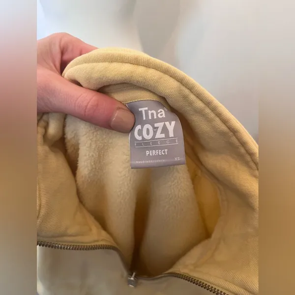 Aritzia TNA CozyFleece Half Zip Crop Sweatshirt Extra Small Yellow - Image 2