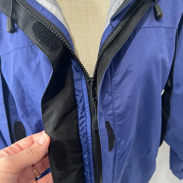 LL Bean navy blue wind breaker jacket - Image 15
