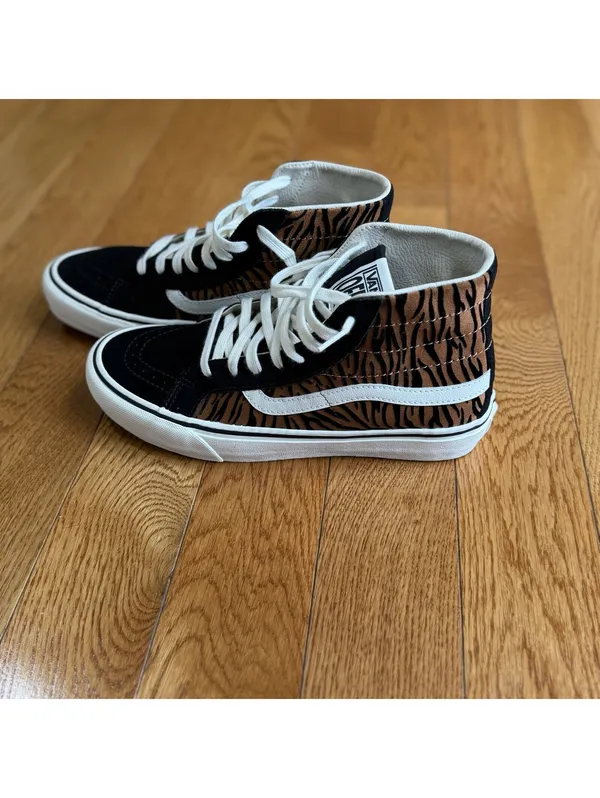 Size 8.5 US Men’s/ 10 W VANS Sk8-Hi 38 Decon S Animal Stripe Black Marshmallow - Image 2
