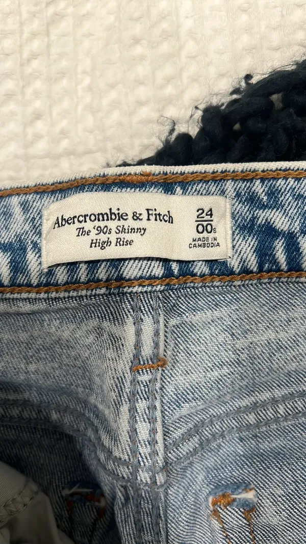 Abercrombie Jeans - Image 2