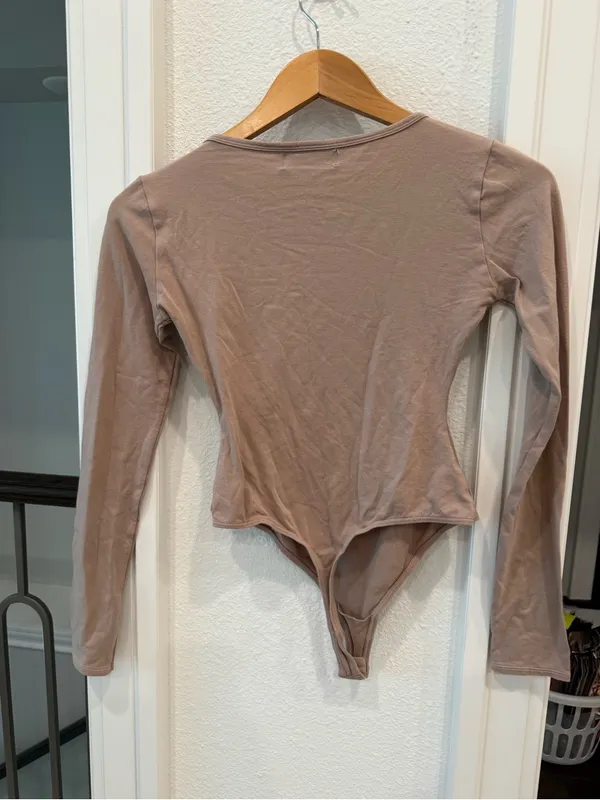 OW Collection Taupe Long Sleeve Thong Bodysuit Medium - Image 6