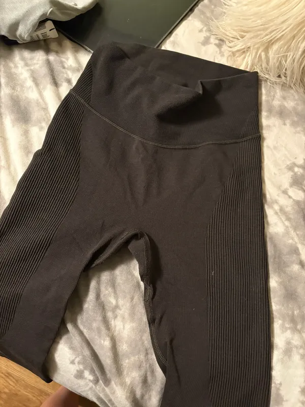Lululemon Keep The Heat Thermal Tight 28” - Image 3