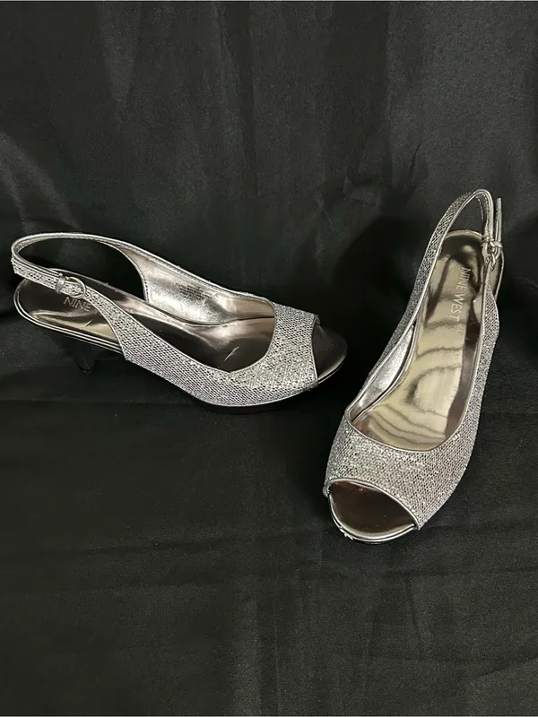 Nine West Women’s Silver Glitter Slingback Peep-Toe Heels 7.5 - Image 3