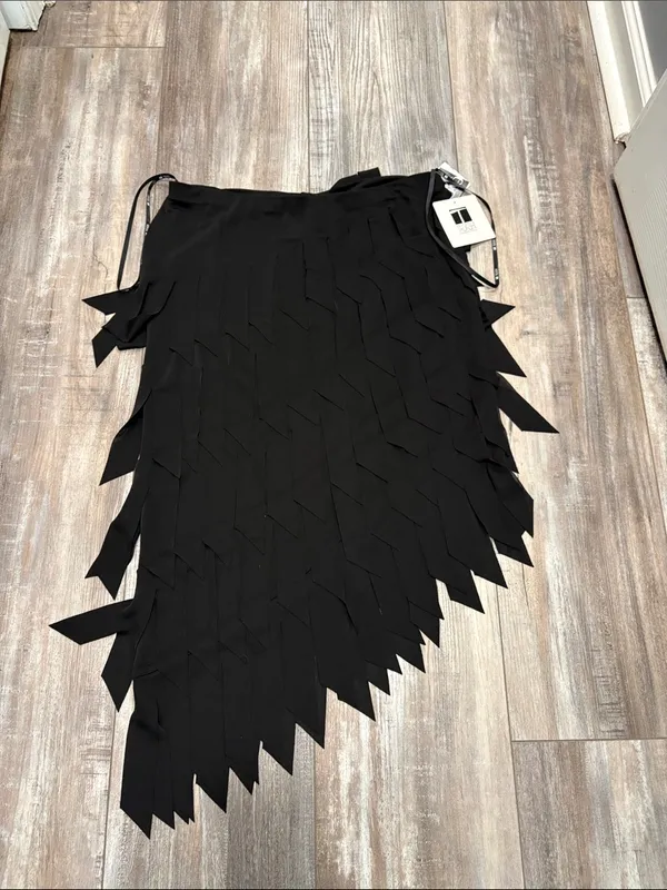 NWT Tadashi Black Carwash Asymmetrical Skirt with 3D flapper detail size XL - Image 3