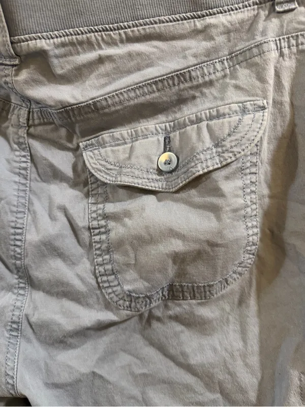 Lee Women's Light Blue Cargo Shorts - Image 7
