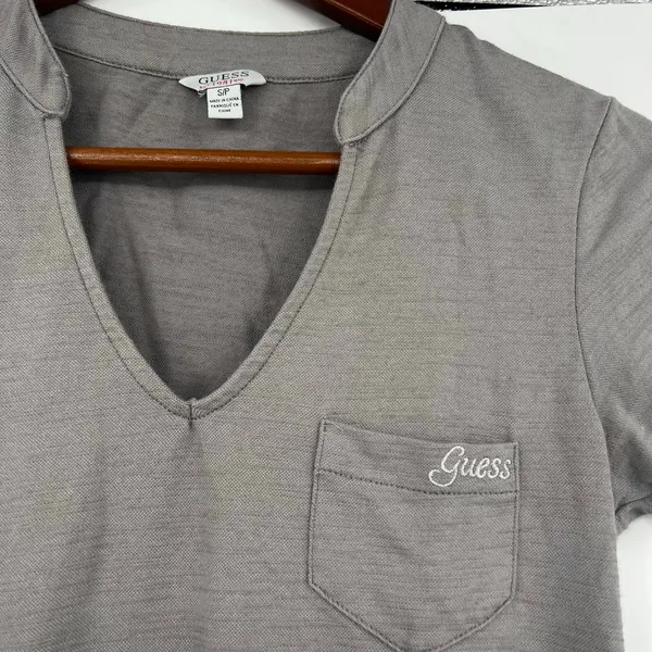 Guess y2k gray marie polo tee t-shirt short sleeve u-neck pocket logo size small - Image 3