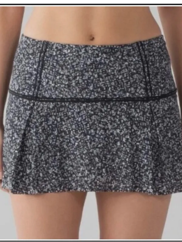 LULULEMON Women's Lost in Pace black white Daisy Dust Skirt Skort Size 10 Tall - Image 2