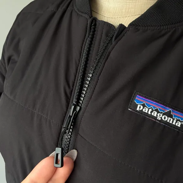 Patagonia Black Bomber Jacket Women’s XS Lightweight Full Zip - Image 5
