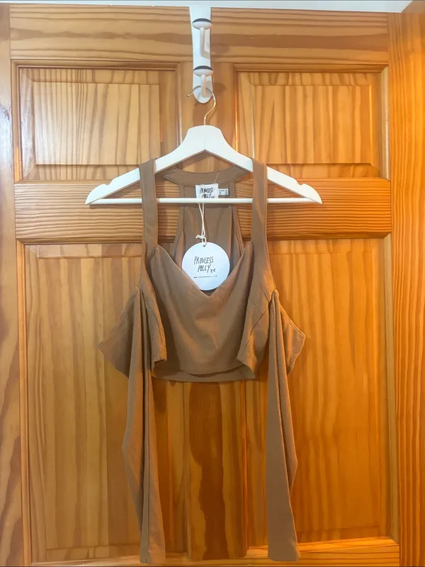 Princess Polly Size 10 Brown Open Shoulder Crop Top New With Tags - Image 2