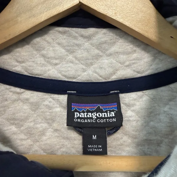 Patagonia W's Organic Cotton Quilt Snap-T Pullover in Birch White Medium - Image 3