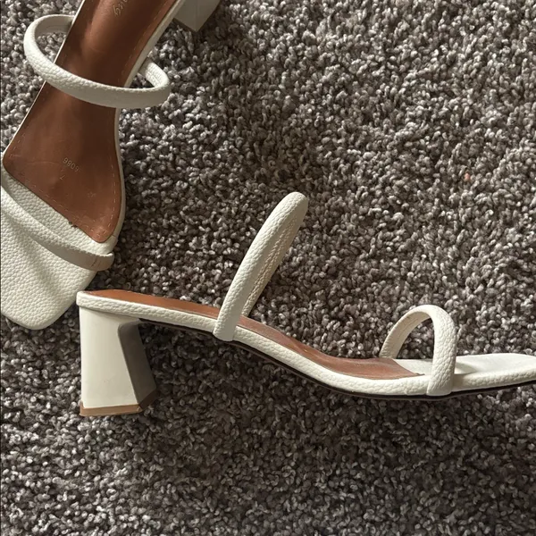 Elegant White Women's Sandals Size 7 - Image 3