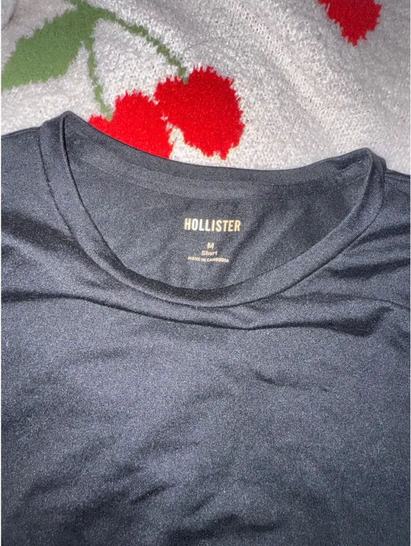 Hollister cropped tee  - Image 2