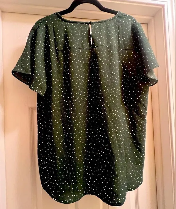 41 Hawthorn Green V Neck Blouse Size L - Image 3