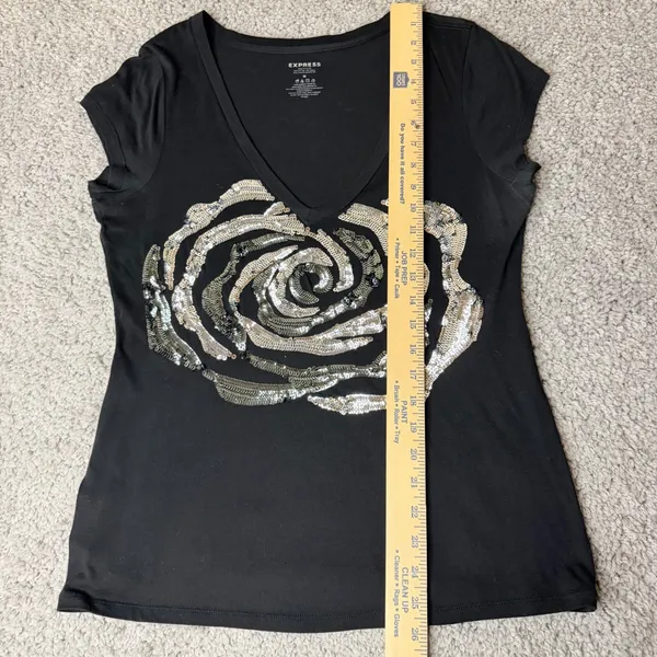 Express Womens Black V-Neck Sequin Rose Graphic Tee Cap Sleeve Top Size M - Image 4