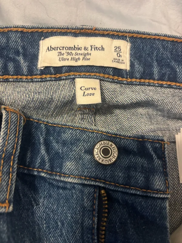 Abercrombie And Fitch Curve Love Ultra High Rise 90s Straight Jean - Image 3