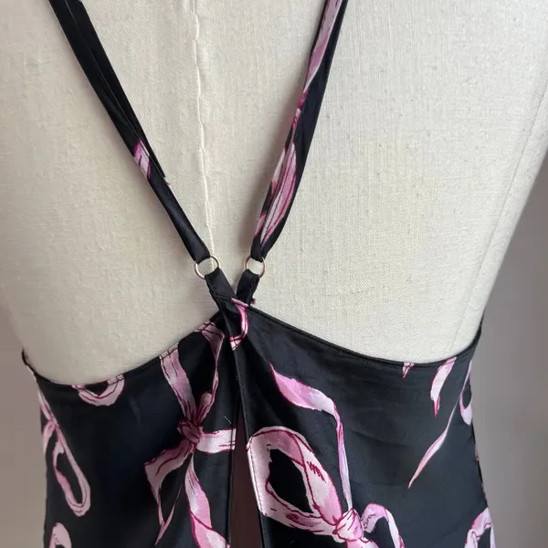 Victoria Secret Stain Open Back Black & Pink Bow‎ Cami Size XL - Image 8