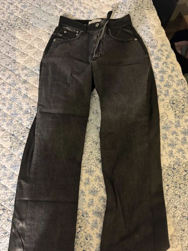 Abercrombie Jeans - Image 2