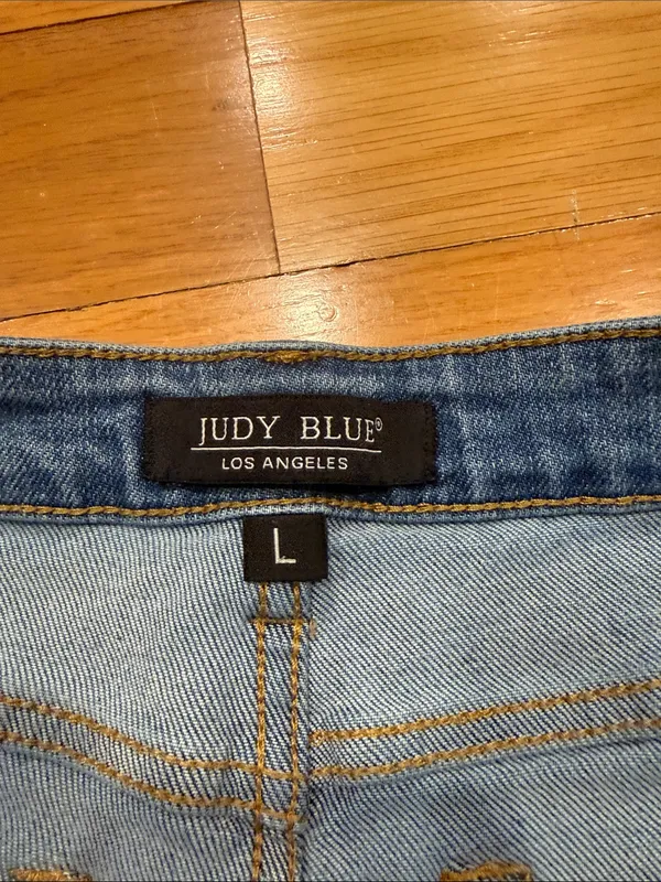 Judy Blue high waisted mild distressed raw hem jeans shorts size large . - Image 3